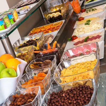 وأجنحة أوبليسك 4*