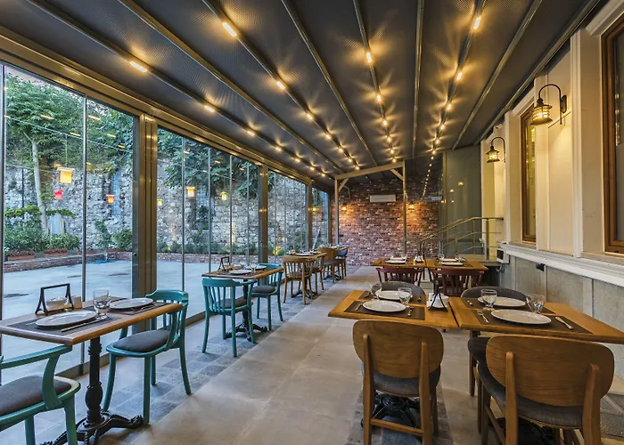 Obelisk & מלון איסטמבול