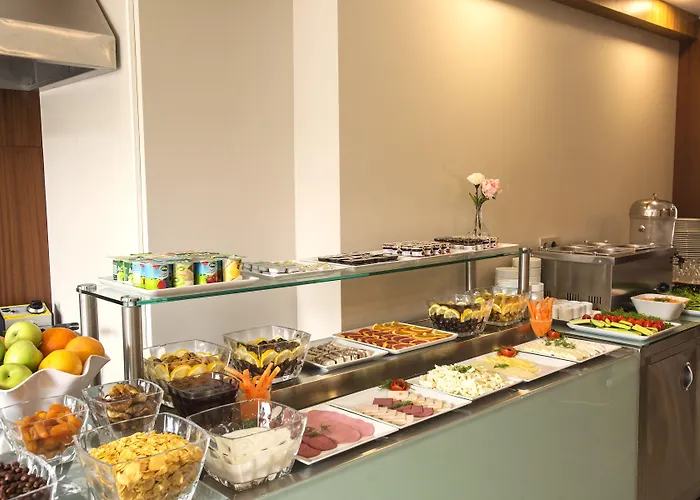 מלון Obelisk & 4*