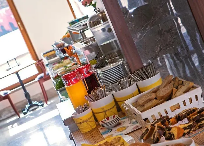 Obelisk & מלון 4*