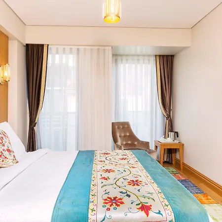 Obelisk & 4* İstanbul